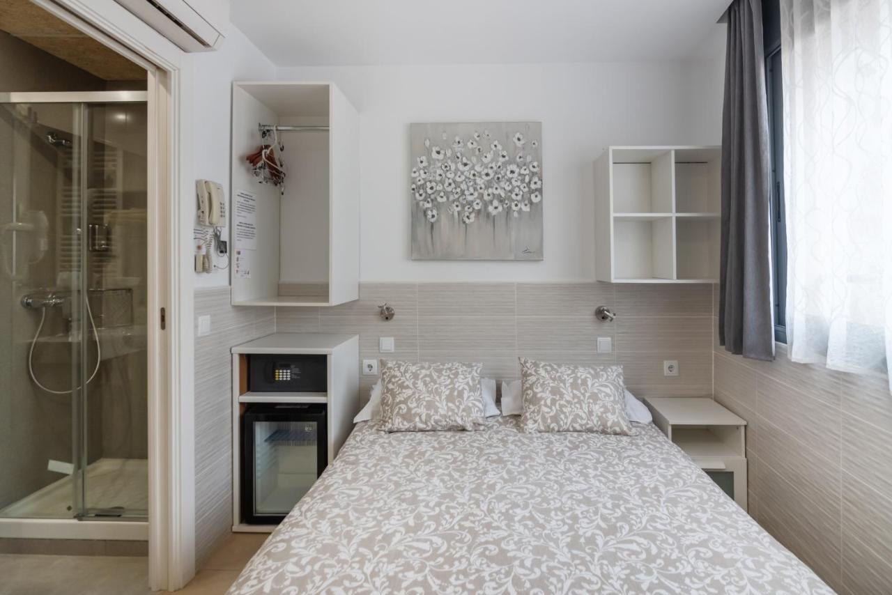 ברצלונה Hostal House מראה חיצוני תמונה