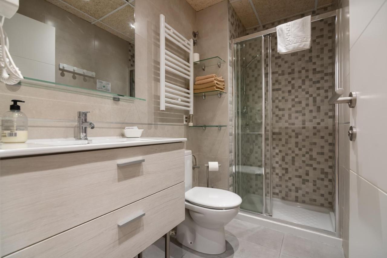 ברצלונה Hostal House מראה חיצוני תמונה