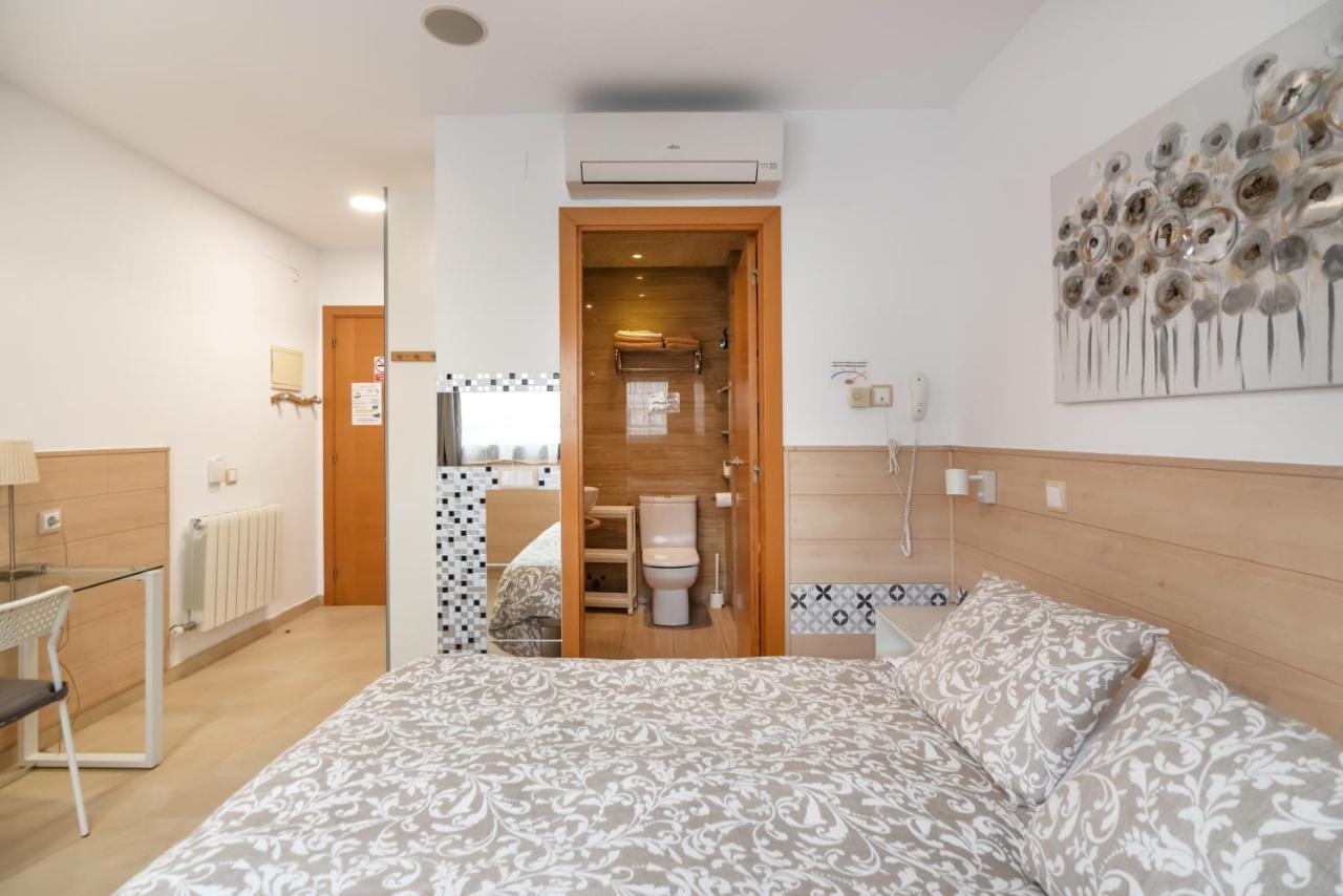 ברצלונה Hostal House מראה חיצוני תמונה