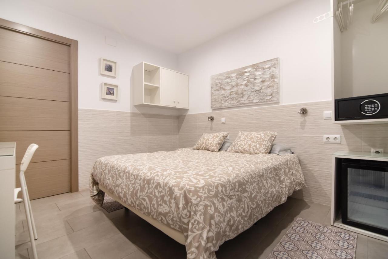 ברצלונה Hostal House מראה חיצוני תמונה