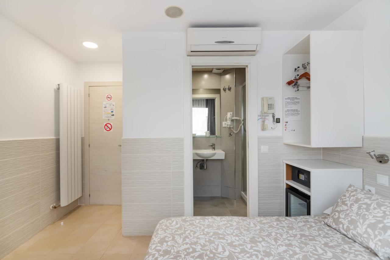 ברצלונה Hostal House מראה חיצוני תמונה