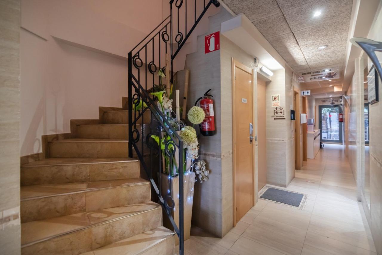 ברצלונה Hostal House מראה חיצוני תמונה