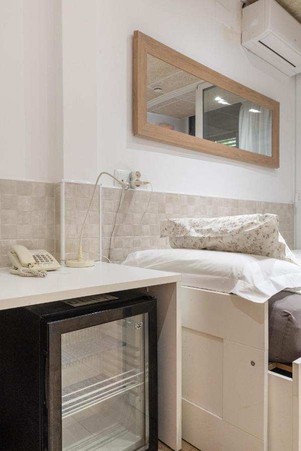 ברצלונה Hostal House מראה חיצוני תמונה