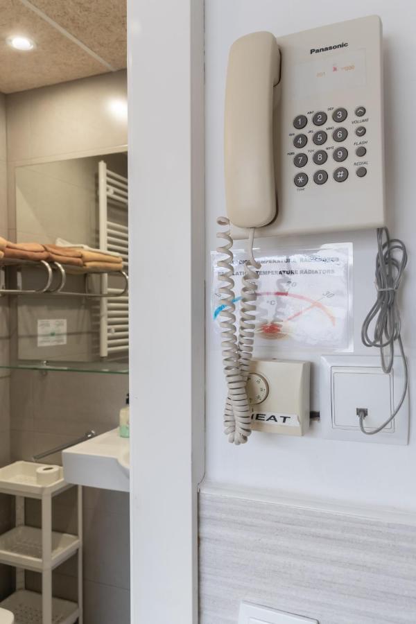ברצלונה Hostal House מראה חיצוני תמונה