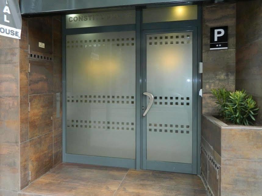 ברצלונה Hostal House מראה חיצוני תמונה