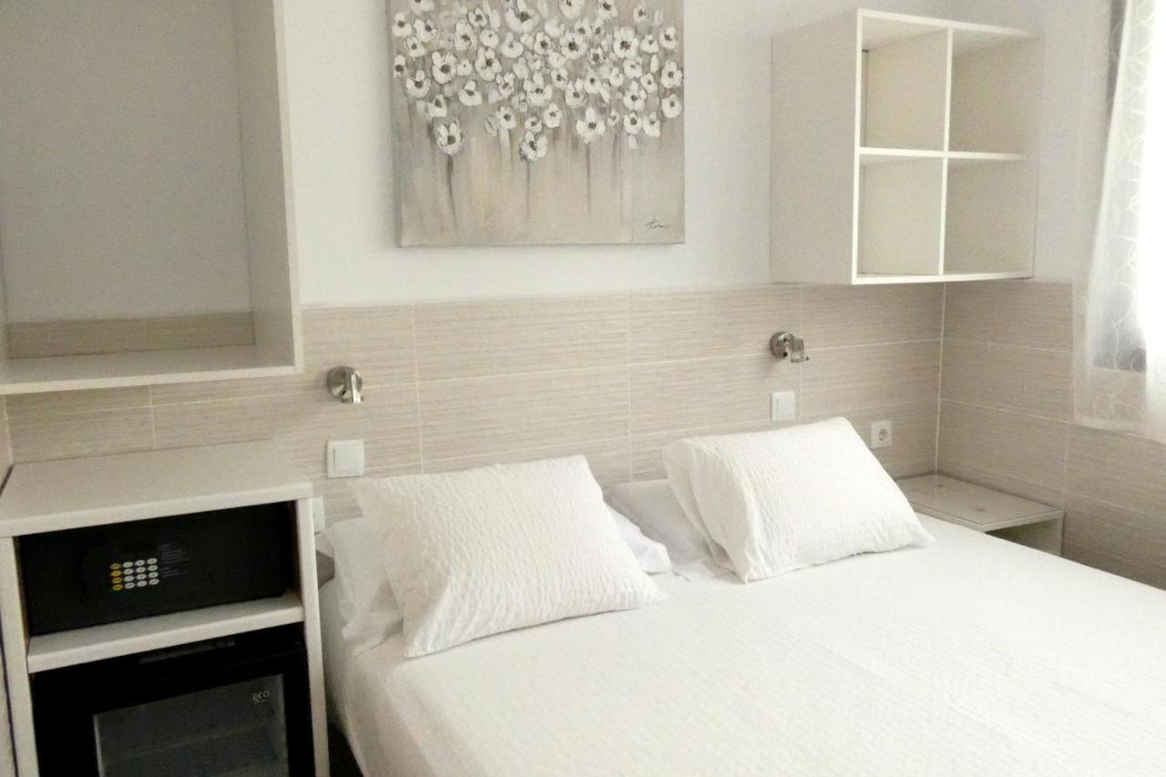 ברצלונה Hostal House מראה חיצוני תמונה