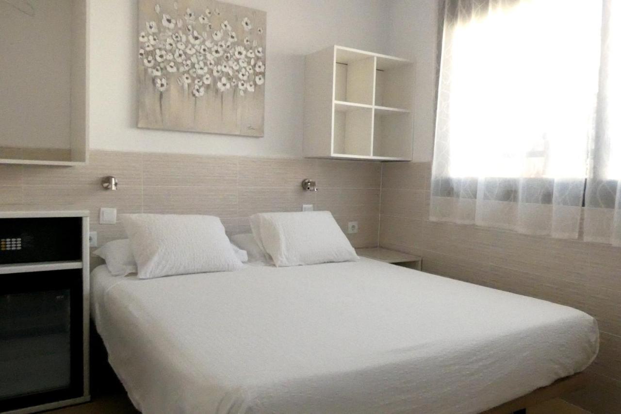 ברצלונה Hostal House מראה חיצוני תמונה